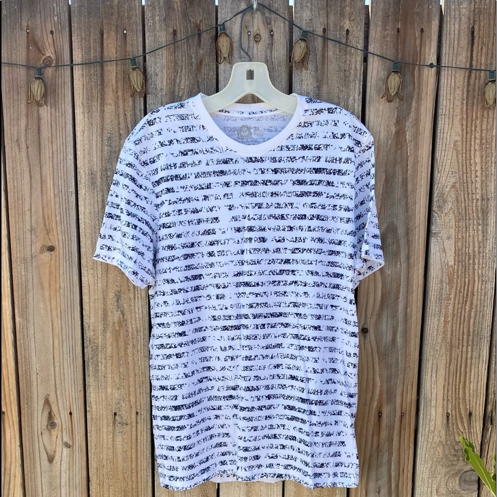 American Rag Men's Short Sleeve White T-Shirt Size M Classic Stripes